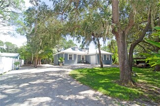 2071 Heasley Rd, Englewood, FL 34223