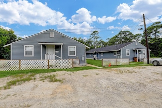 2322 Central St, Dickinson, TX 77539