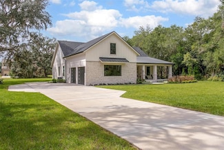 220 Ridge Blvd, Deland, FL 32724