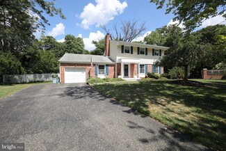 20 Farmhouse Ct, Cherry Hill, NJ 08002