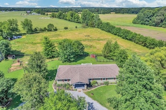 590 Squire Jones Rd, Bell Buckle, TN 37020