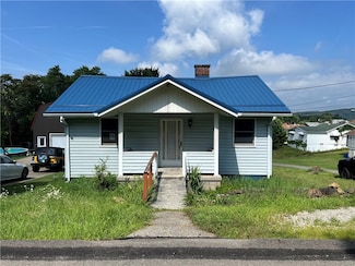 906 Allegheny Ave, New Kensington, PA 15068