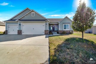 9967 Lavender Ln, Manhattan, KS 66502