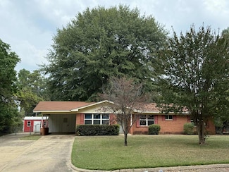 104 Lynda Ave, Texarkana, TX 75503