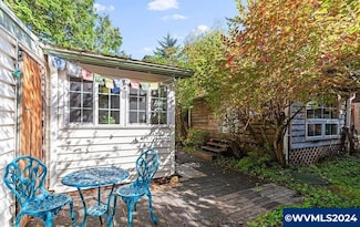 100 NE California St, Yachats, OR 97498