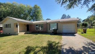 909 Edgewood St SW, Decatur, AL 35601