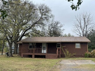 511 E 6th St, Hulbert, OK 74441