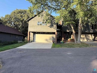 1717 N Tahoe Trail, Sioux Falls, SD 57110