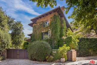 13126 Garden Land Rd, Los Angeles, CA 90049