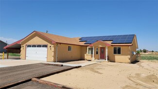 1204 N Saddle Ridge Ln, Pueblo, CO 81007