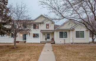 9804 Winshire Ln, Johnston, IA 50131