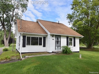 8231 N Vassar Rd, Mount Morris, MI 48458