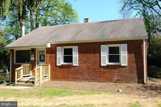 7603 Burnside Ct, Falls Church, VA 22043