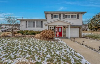 102 Roberts Dr, Olyphant, PA 18447