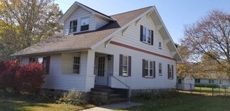 212 S Monroe St, MacKinaw, IL 61755