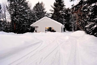 201 Harris Heights Dr, Hyde Park, VT 05655