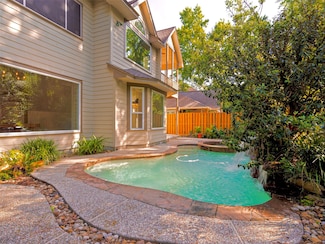 86 E Lakeridge Dr, Spring, TX 77381
