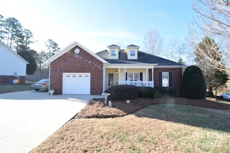 1013 Mays Ct, Gastonia, NC 28054