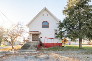 269 Chicago St, de Witt, IL 61735