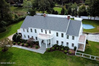 8 Mayflower Pkwy, Westport, CT 06880