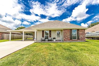 2562 Pineridge St, Thibodaux, LA 70301