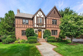 24 Green Park, Newton, MA 02458