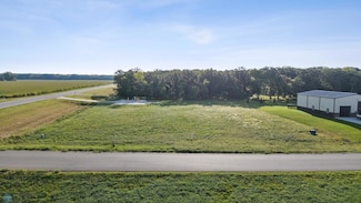 6926 2nd St NW, Moorhead, MN 56560