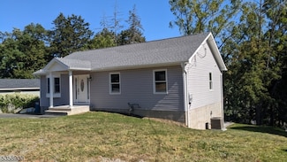 42 Harrison St, Sussex Boro, NJ 07461