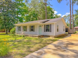 1409 Woodland Dr, Bainbridge, GA 39819
