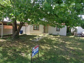 715 Wilson Ave, Comanche, OK 73529