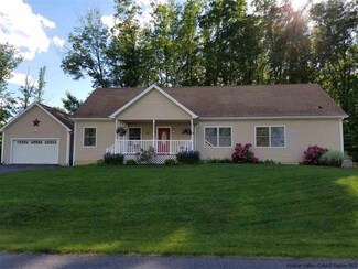 18 Camelot Ct, Saugerties, NY 12477