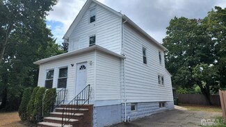 33 Main St, Edison, NJ 08837