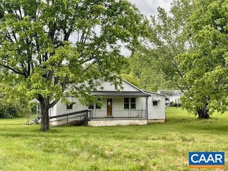 24 E 1st St, Craigsville, VA 24430