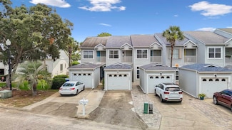 2858 Boat Club Ln, Navarre, FL 32566