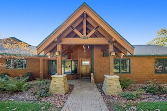 1729 River Oaks Dr SE, Ada, MI 49301