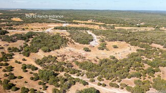 88 Tiswin Trail, Blanco, TX 78606