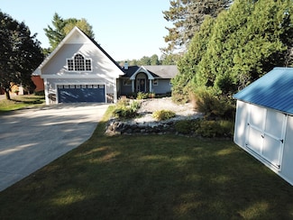 3208 Greentree Dr, Gaylord, MI 49735