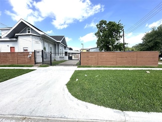 120 S 79th St, Houston, TX 77012