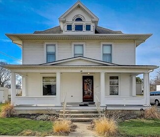 59 S Main St, New Holland, OH 43145