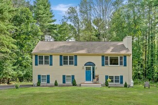 85 Old Center St, Middleboro, MA 02346