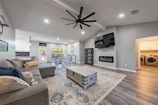 110 E Bexar St, Mabank, TX 75147