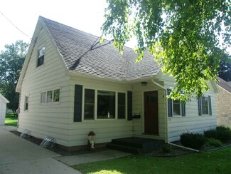 733 Park St, Waupun, WI 53963