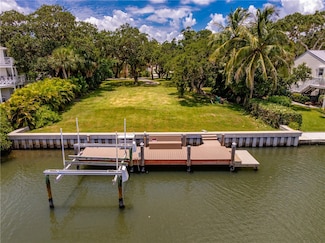 386 Live Oak Dr, Vero Beach, FL 32963