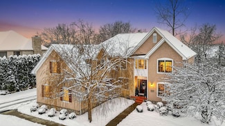 8159 Winchcombe Dr, Dublin, OH 43016