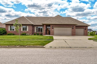 2608 Cottonwood Rd, Ames, IA 50014