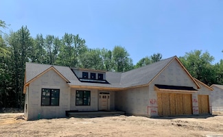 3956 E Marilyn Ln, Midland, MI 48642