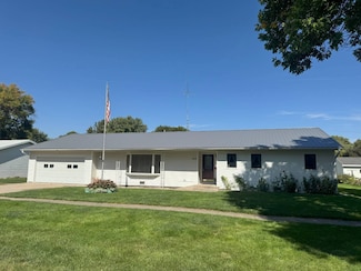 1105 18th St, Central City, NE 68826
