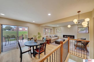 241 Wedgewood Dr, Lincoln, NE 68510