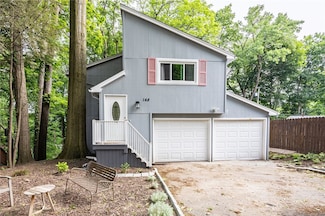 148 Chestnut Hill Dr, Rochester, NY 14617