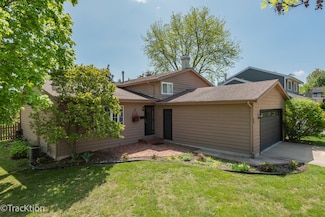 69 N Garfield Ave, Mundelein, IL 60060
